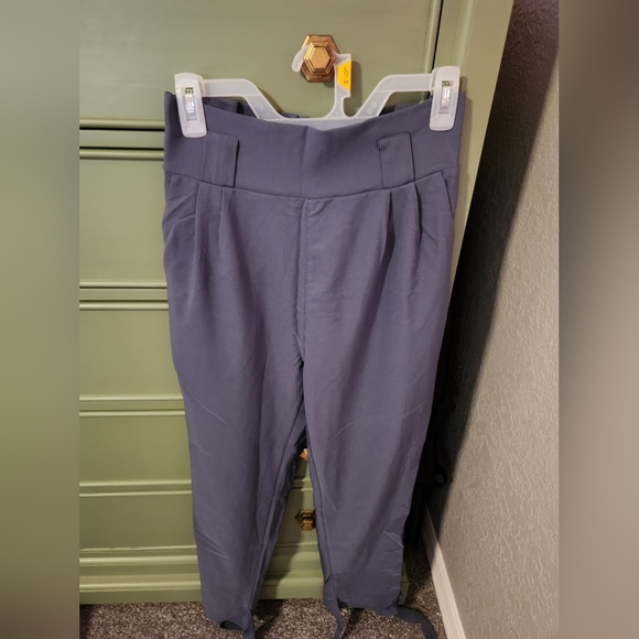 Cute paperbag pants never worn - Picture 12 of 14